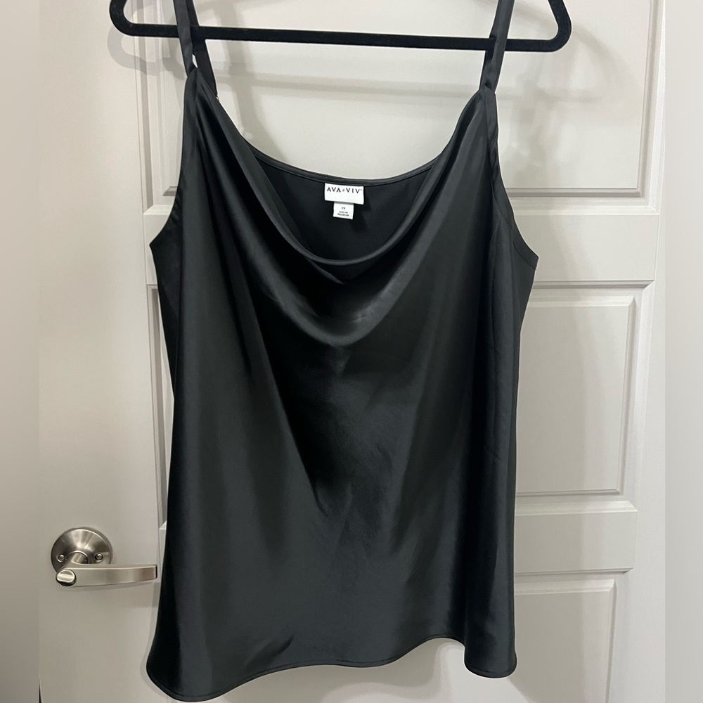 Ava & Viv Black Asymmetrical Sleeveless Cami